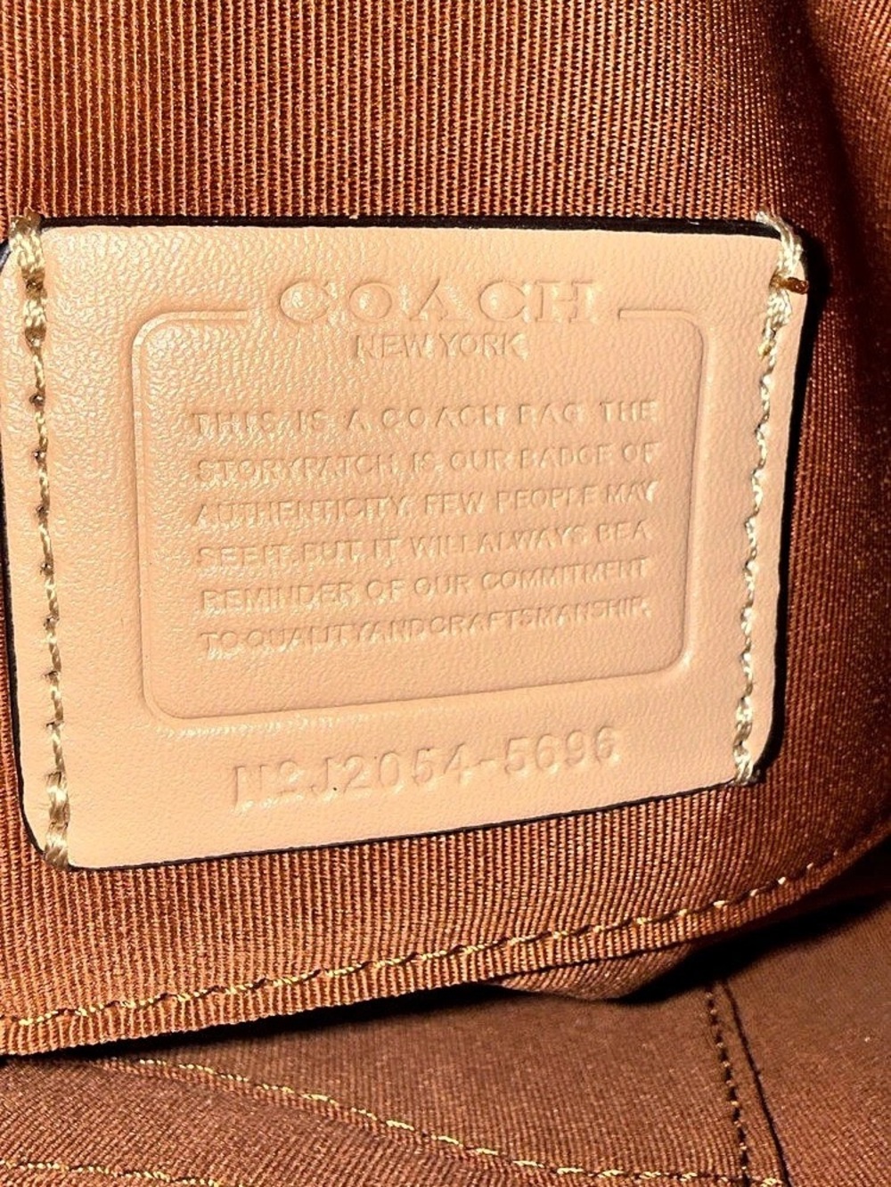 Coach Teri Shoulder Bag In Signature Canvas NWOT Silver/Tan/Taupe - Picture 9 of 11